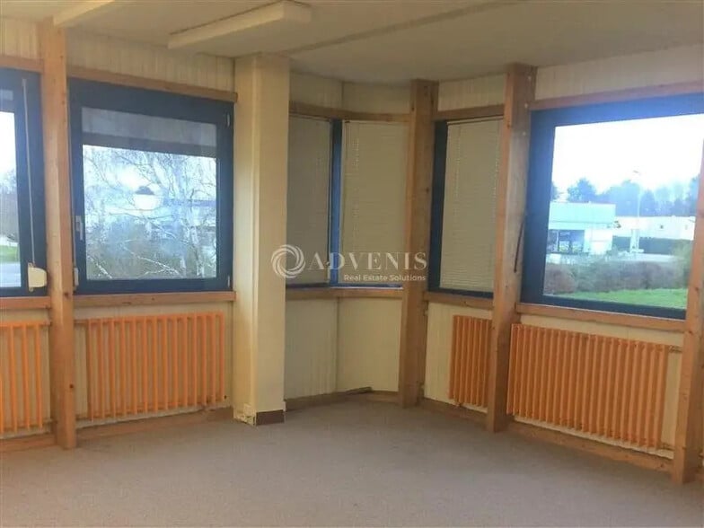 Office in Blois for lease - Interior Photo - Image 2 of 5