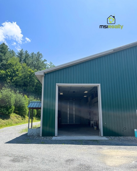 52 Vfw Dr, Hyde Park, VT for lease - Building Photo - Image 1 of 11