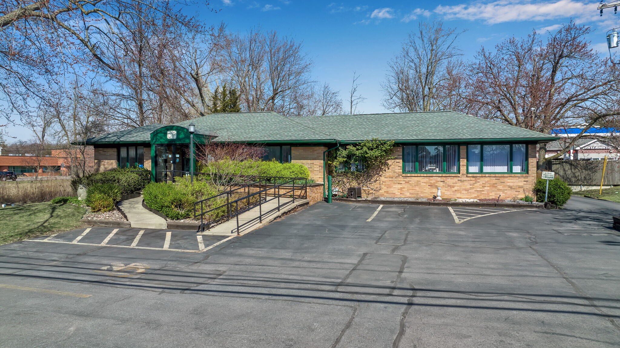 2323 N Forest Rd, Getzville, NY for sale Primary Photo- Image 1 of 1