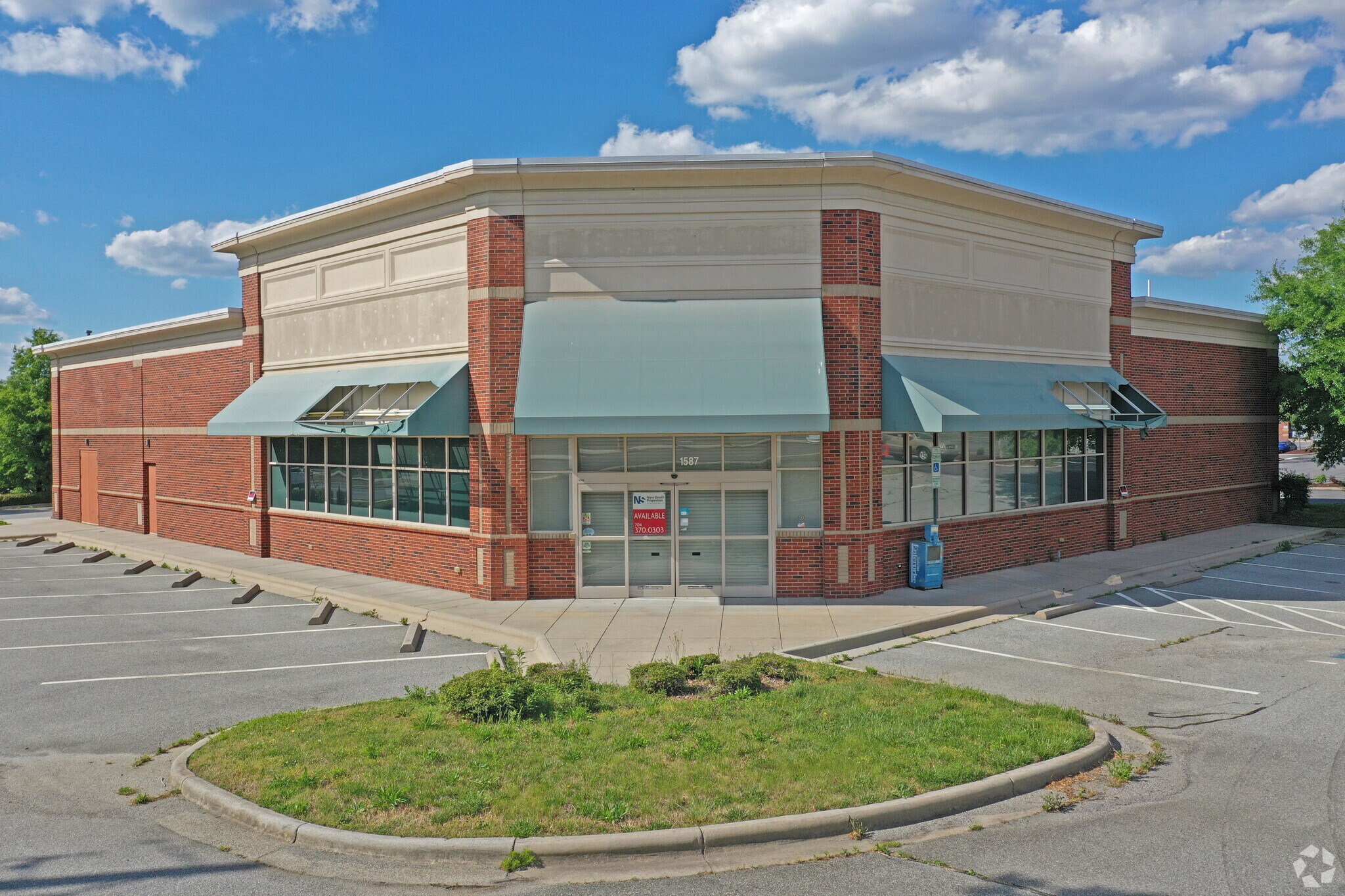 1587 Skeet Club Rd, High Point, NC for sale Primary Photo- Image 1 of 1