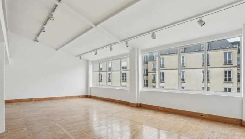 Office in Paris for lease - Interior Photo - Image 3 of 9