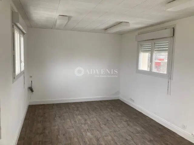 Office in Blois for lease - Interior Photo - Image 1 of 5