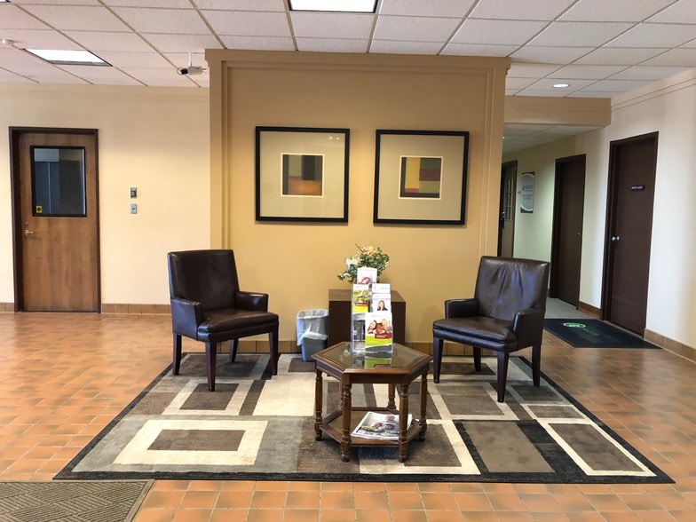 3145 W Clark Rd, Ypsilanti, MI for sale - Lobby - Image 2 of 13