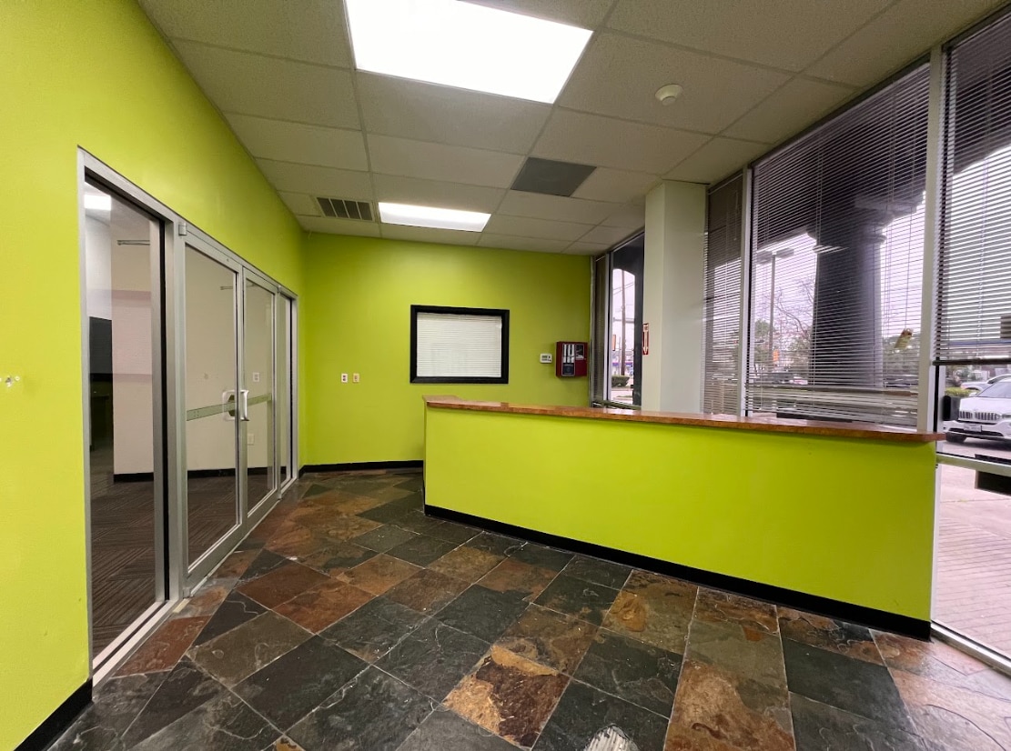 675 W Rankin Rd, Houston, TX for sale Interior Photo- Image 1 of 19