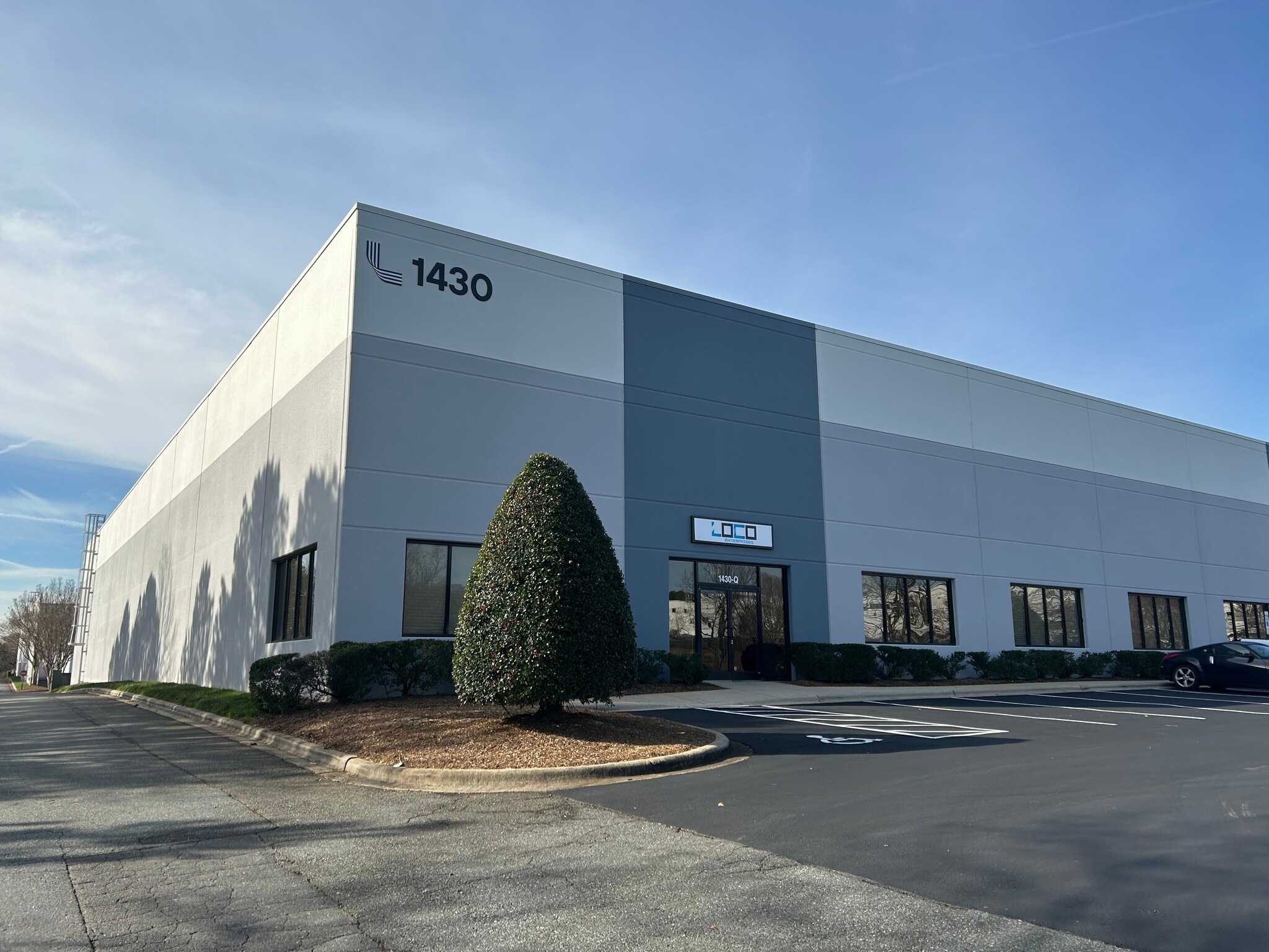 1430 West Pointe Dr, Charlotte, NC for lease Building Photo- Image 1 of 7
