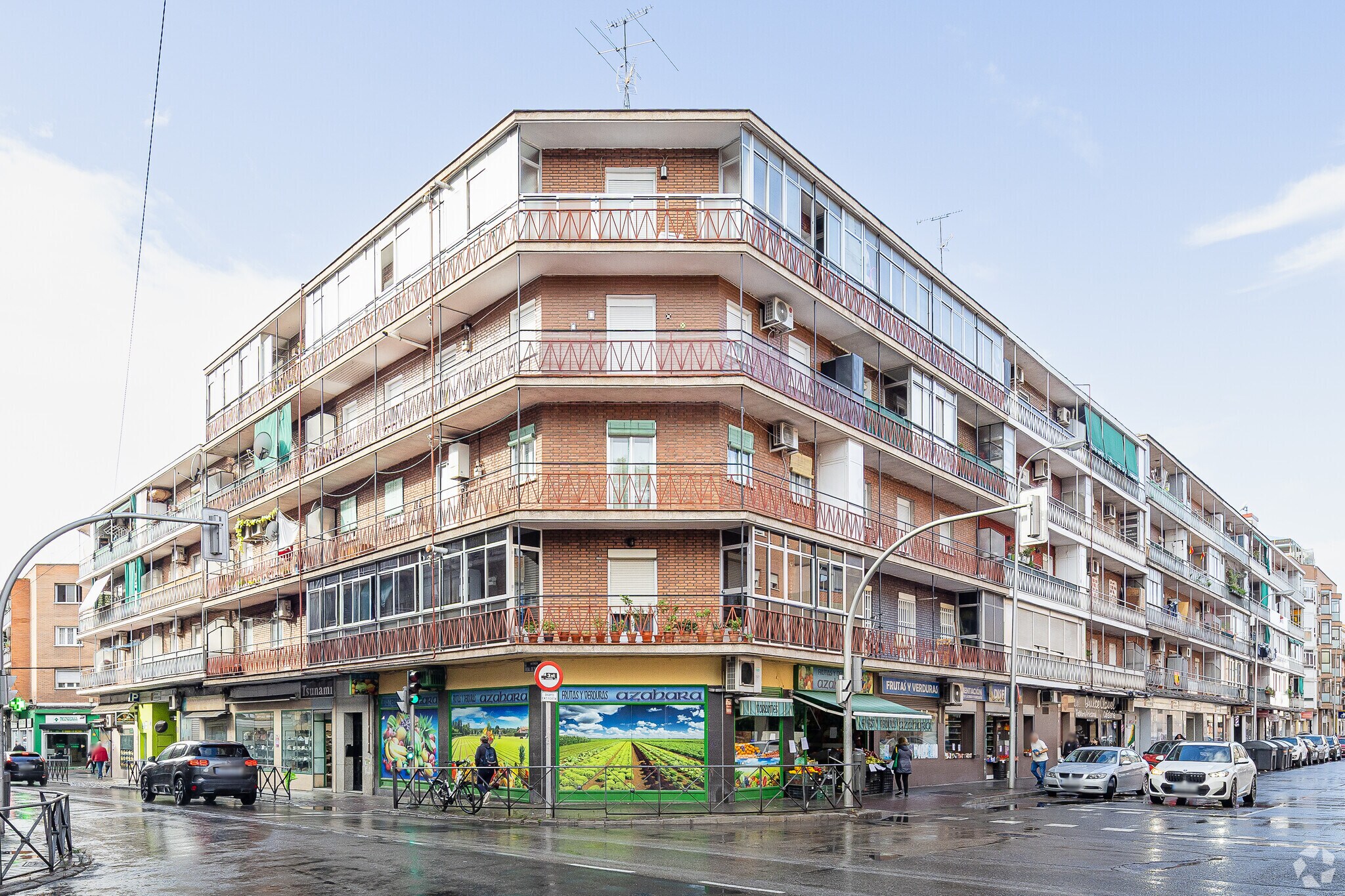 Calle Arroyo Bueno, 19, Madrid, Madrid for sale Primary Photo- Image 1 of 1