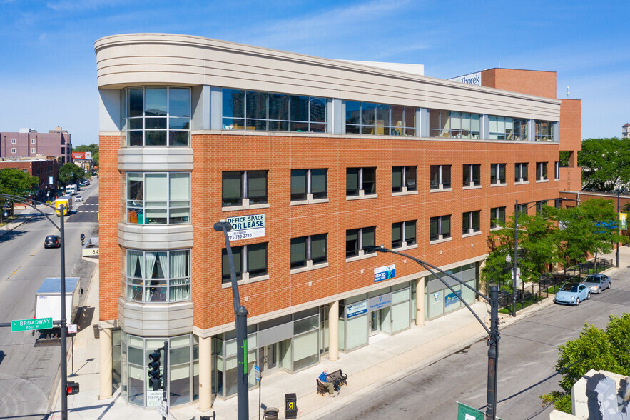 840 W Irving Park Rd, Chicago, IL for lease - Building Photo - Image 3 of 3