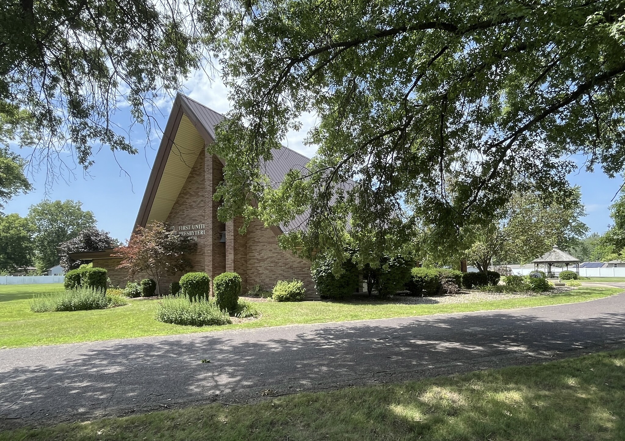 1717 Highwood Ave, Pekin, IL for sale Building Photo- Image 1 of 15