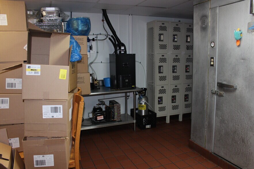 666 Main Ave Norwalk Ct 06851 Town Line Shopping Center Loopnet Com