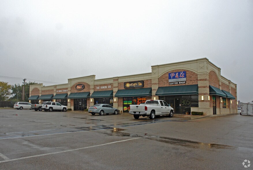 305 Frankford Ave, Lubbock, TX 79416