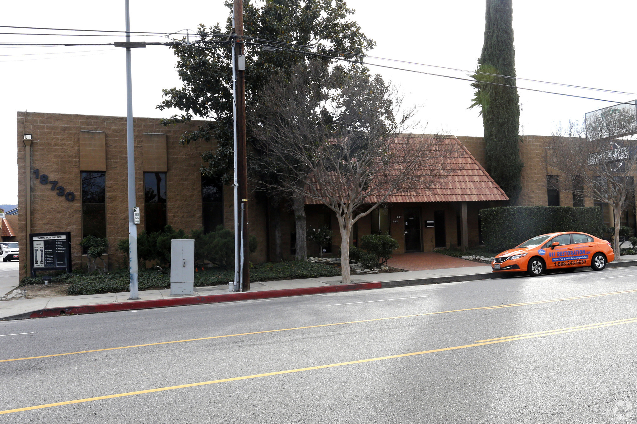 18730 Oxnard St, Tarzana, CA for sale Primary Photo- Image 1 of 1