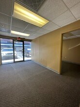 800 Bell Rd, Sarasota, FL for lease Building Photo- Image 2 of 14