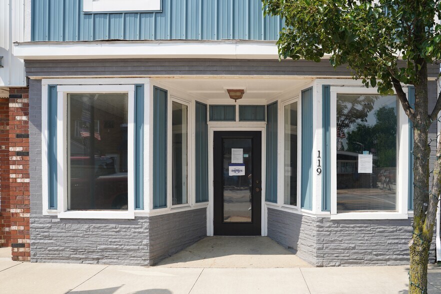 119 E Toledo St, Fremont, IN for sale - Building Photo - Image 2 of 7