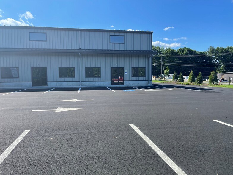 1 Royson Dr, Kingston, MA 02364 Building 2