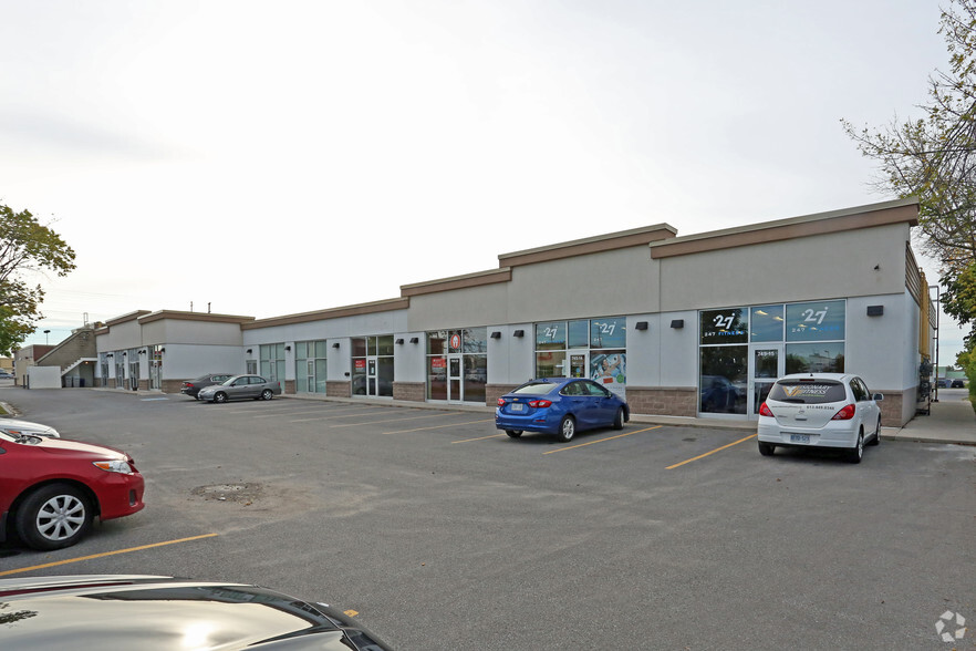 725-745 Gardiners Rd, Kingston, ON for lease - Building Photo - Image 2 of 11