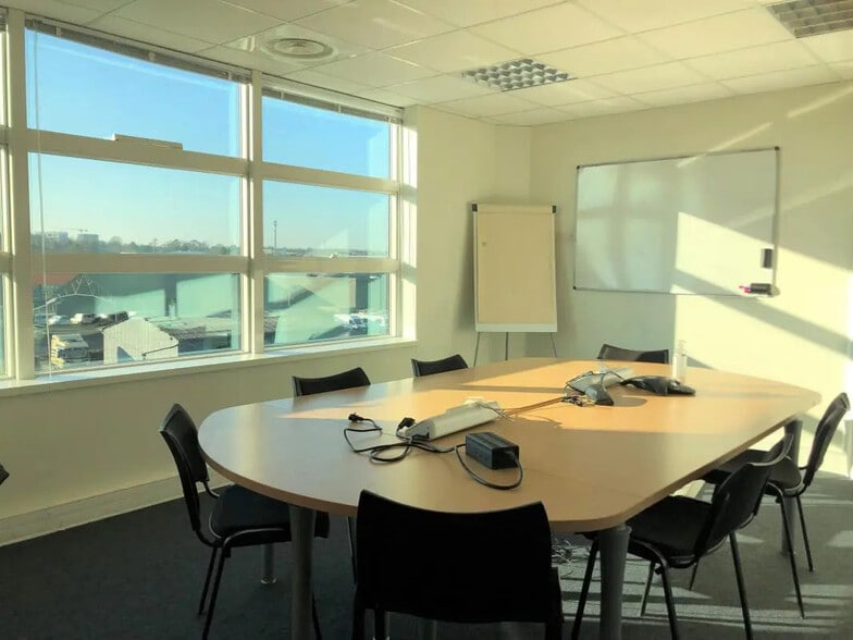 Office in Rennes for lease - Building Photo - Image 1 of 6