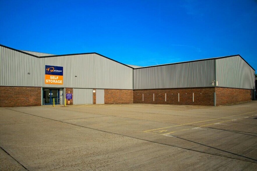 242-248 Gosport Rd, Fareham for lease - Building Photo - Image 2 of 5