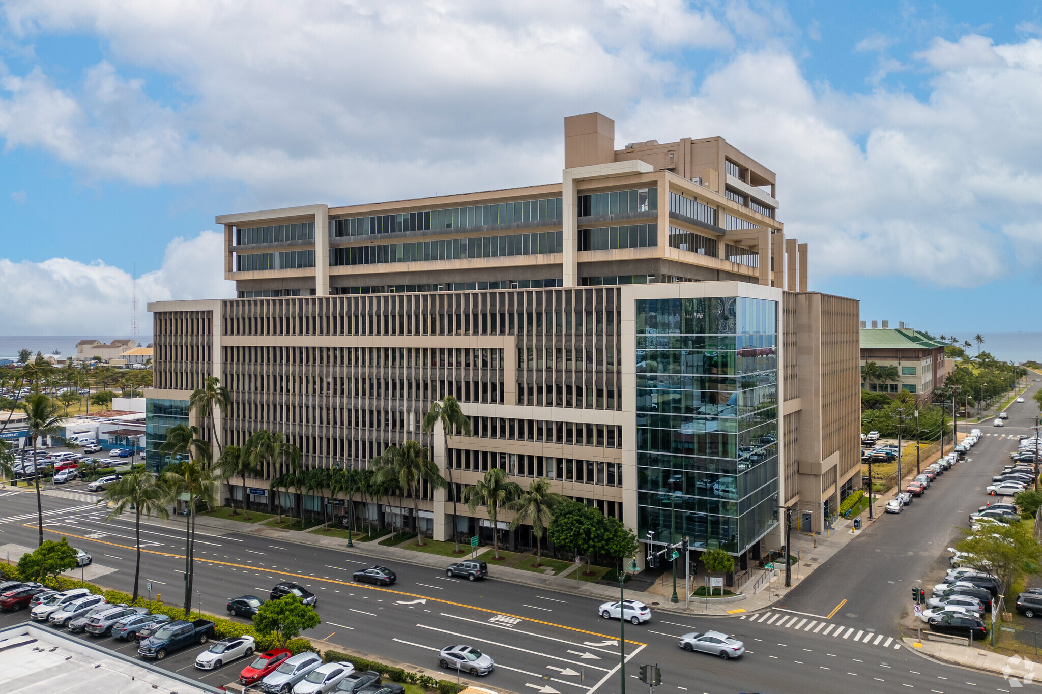 677 Ala Moana Blvd, Honolulu, HI for lease Building Photo- Image 1 of 8