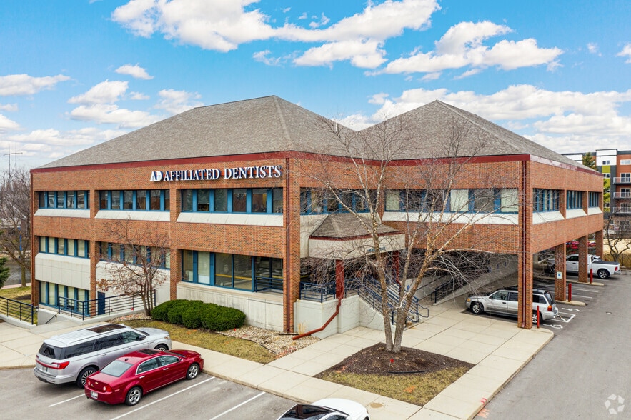 100 River Pl, Monona, WI for sale - Primary Photo - Image 1 of 1