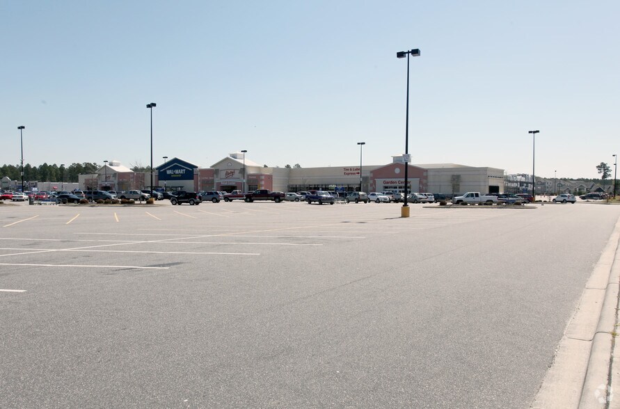 1114 New Pointe Blvd, Leland, NC for sale - Primary Photo - Image 1 of 1