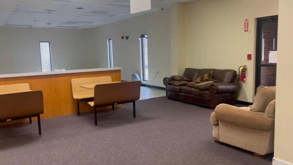 2 BUILDINGS ON 3.98 ACRES I-24 FRONTAGE portfolio of 2 properties for sale on LoopNet.com - Commercial Listing Video - Image 3 of 22