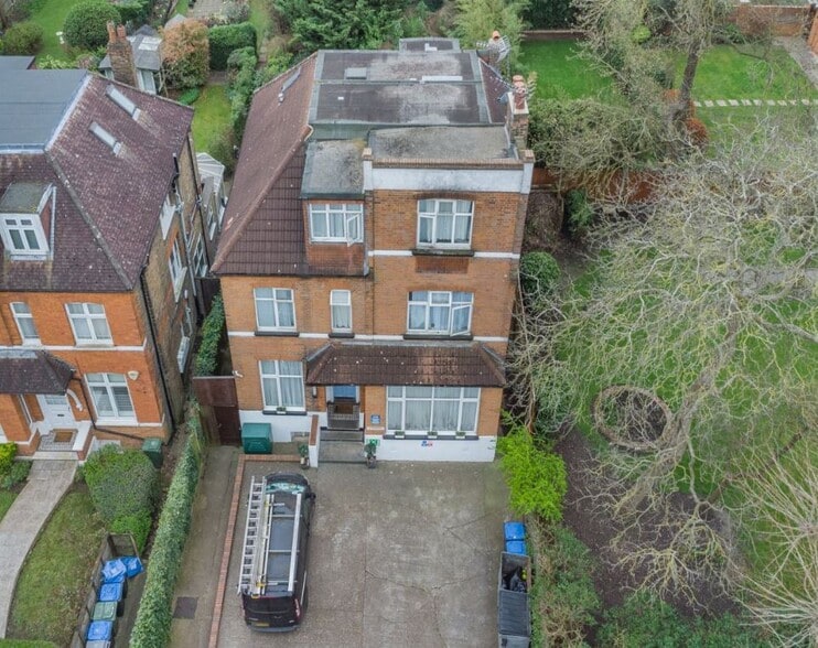 30 Chatsworth Rd, London for sale - Building Photo - Image 2 of 12