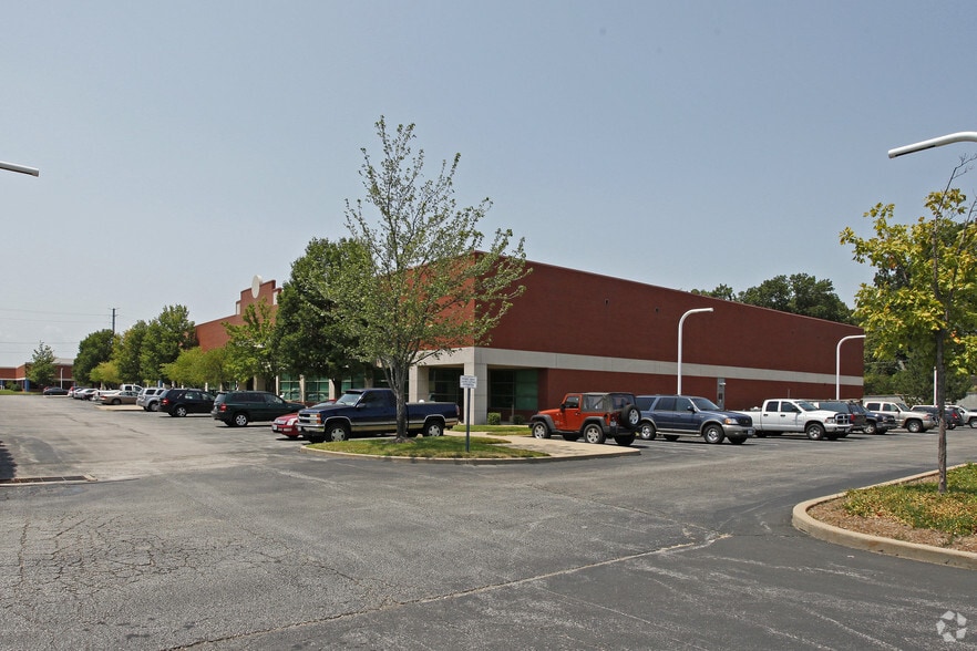 5-9 Sunnen Dr, Saint Louis, MO for lease - Building Photo - Image 2 of 3