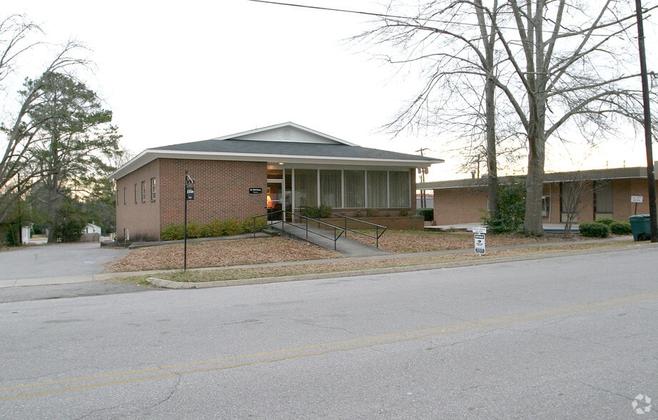 Mixed Asset Portfolio portfolio of 9 properties for sale on LoopNet.com - Primary Photo - Image 2 of 2