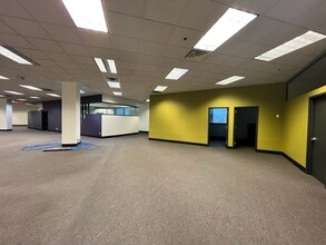 7130-7140 S Lewis Ave, Tulsa, OK for lease Interior Photo- Image 2 of 5