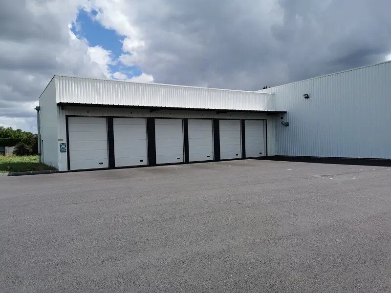 Flex in Le Fauga for lease Building Photo- Image 1 of 7