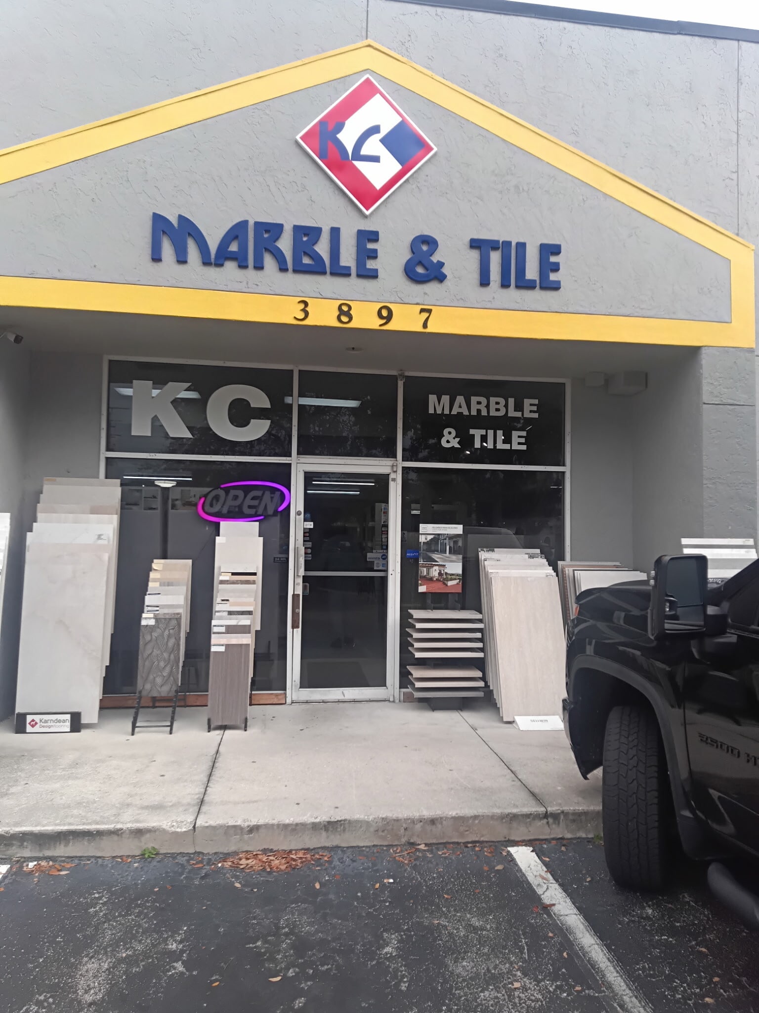 3527 Radio Rd, Naples, FL for lease Interior Photo- Image 1 of 8