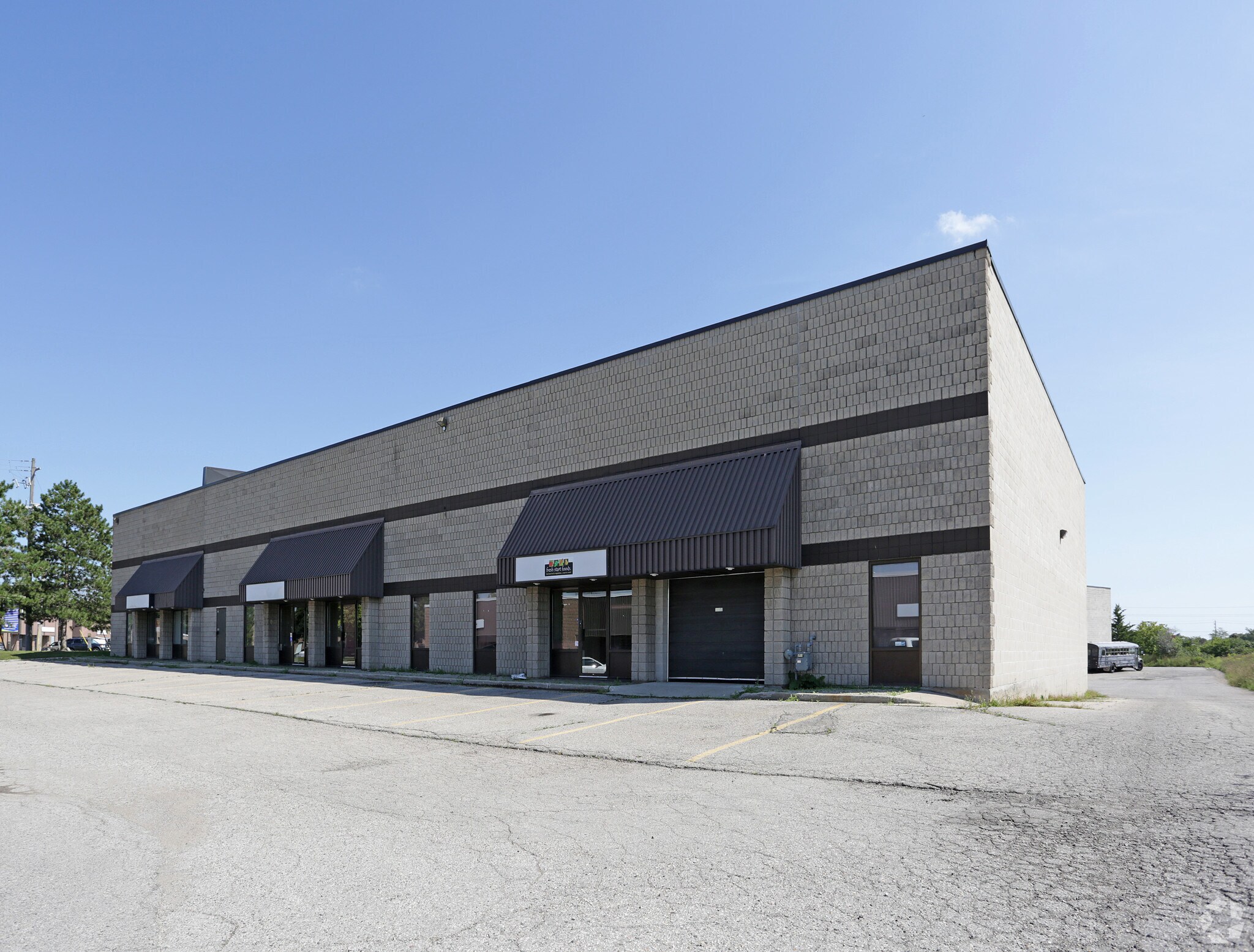 80 Pacific Crt, London, ON for sale Primary Photo- Image 1 of 1