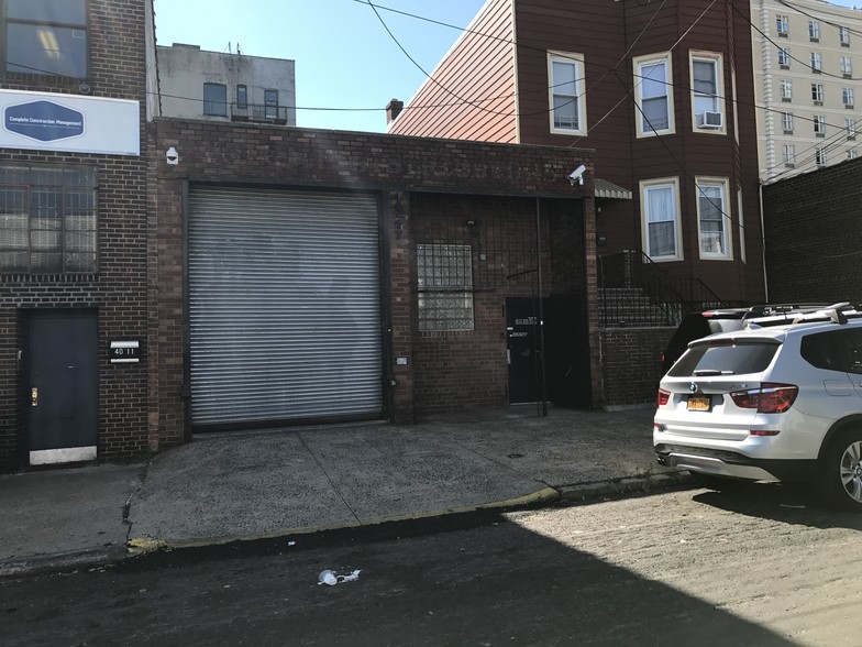 4017 24th St, Long Island City, NY for sale - Building Photo - Image 1 of 5