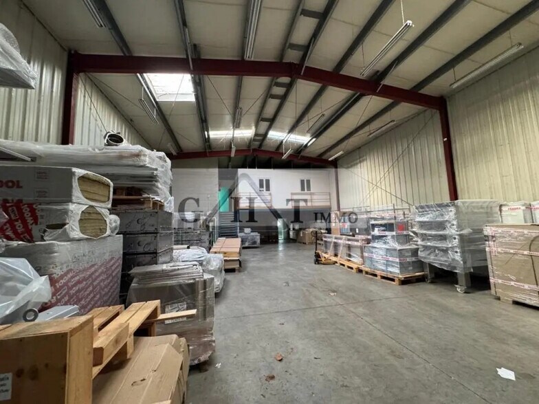 Industrial in Bondoufle for lease - Interior Photo - Image 3 of 9