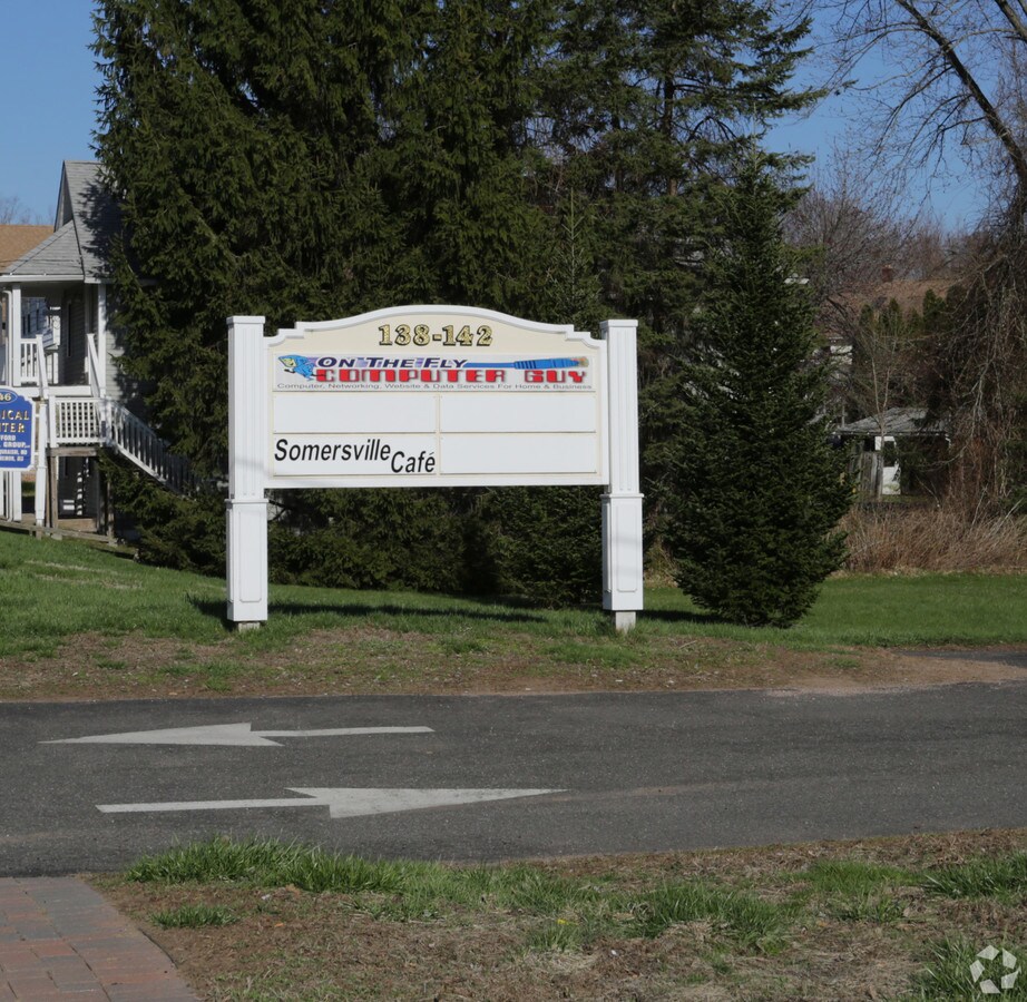 138142 Main St, Somers, CT 06071
