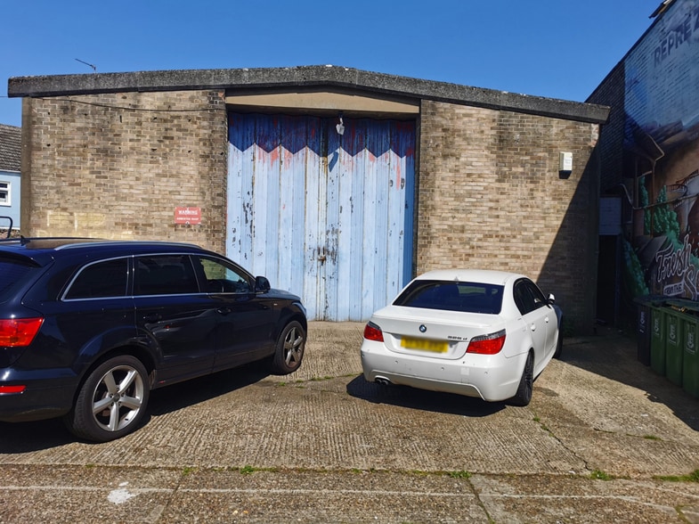 3A Beach Rd, Great Yarmouth for sale - Building Photo - Image 2 of 3