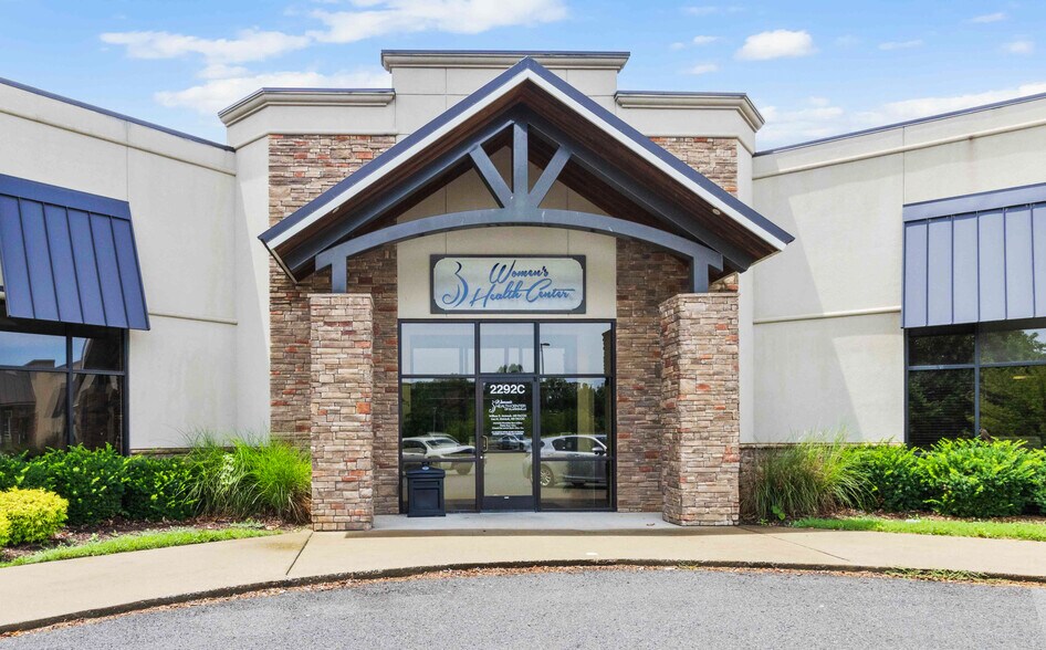 2292 Dalton Dr, Clarksville, TN 37043