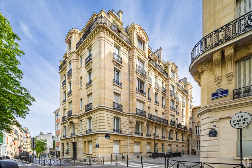 Office in Paris for lease - Primary Photo - Image 1 of 2