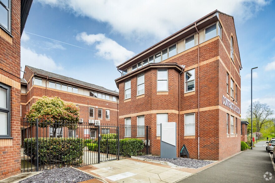 Stockport Rd, Altrincham for lease - Building Photo - Image 3 of 4