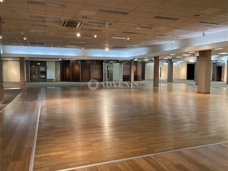 Retail in Épinal for sale - Building Photo - Image 2 of 10