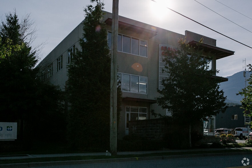 39012 Discovery Way, Squamish, BC for lease - Building Photo - Image 2 of 4
