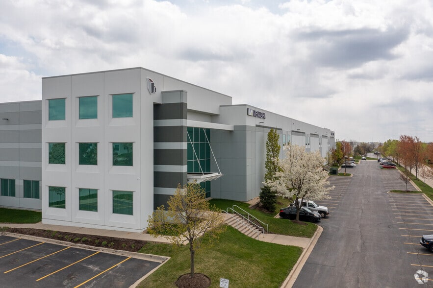 800 S Weber Rd, Bolingbrook, IL for sale - Building Photo - Image 1 of 1