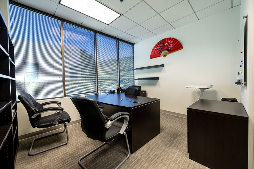 609 Deep Valley Dr, Rolling Hills Estates, CA for lease - Building Photo - Image 3 of 13