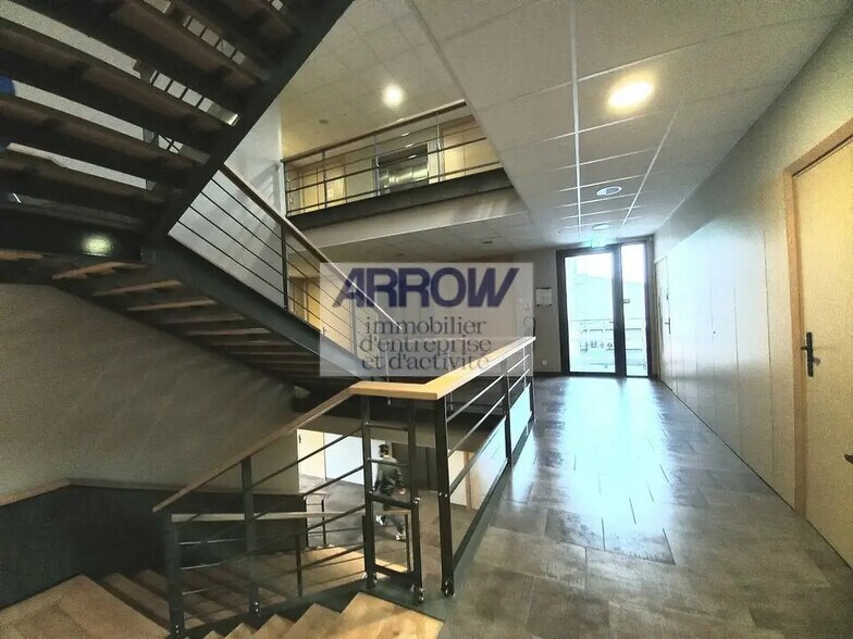 Office in Vertou for lease - Interior Photo - Image 2 of 5