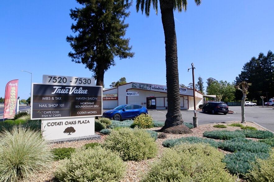 Cotati Oaks Plaza portfolio of 2 properties for sale on LoopNet.com - Building Photo - Image 2 of 8