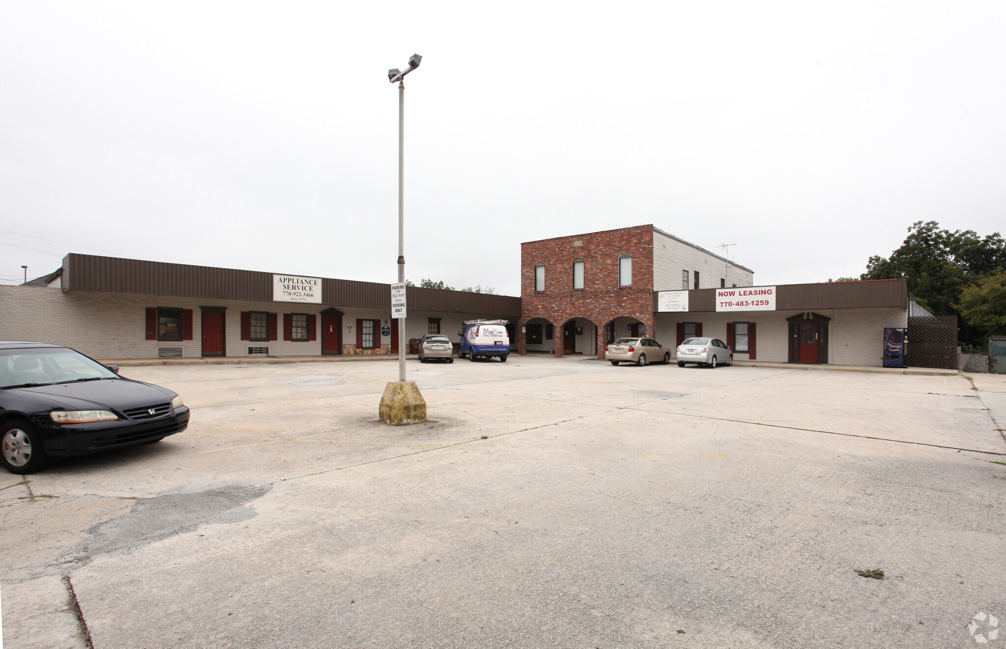 954 S Main St, Conyers, GA for sale Primary Photo- Image 1 of 1