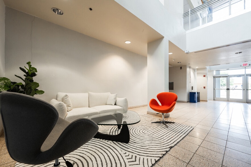 1600 Saint Michaels Dr, Santa Fe, NM for lease - Building Photo - Image 2 of 41