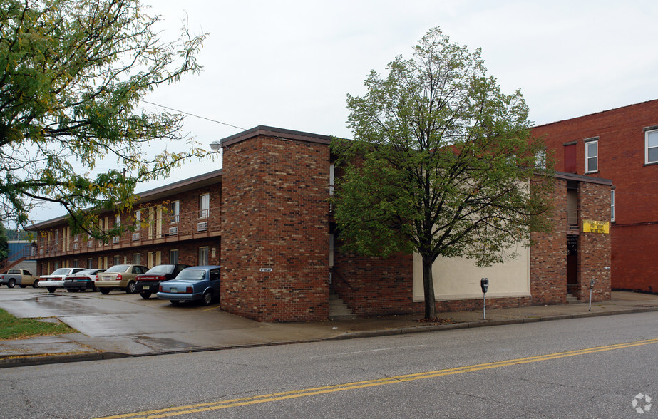 1340 4th Ave, Huntington, WV for sale - Primary Photo - Image 1 of 2