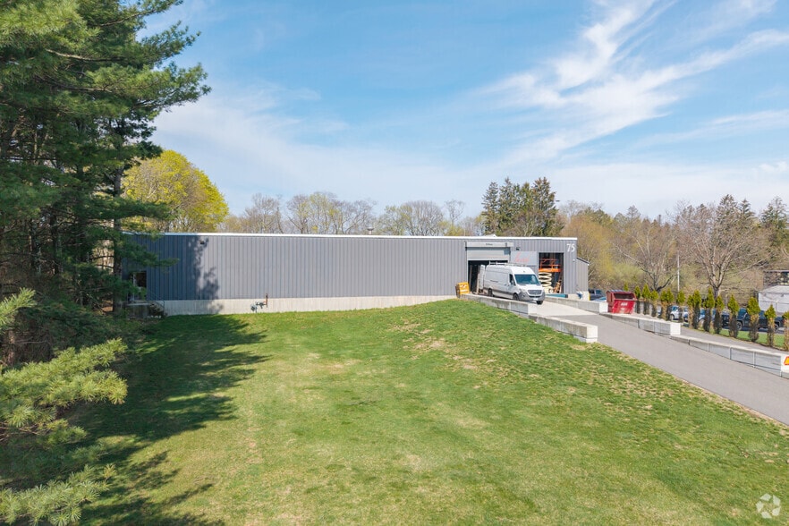75 Tripps Ln, Riverside, RI for lease - Building Photo - Image 2 of 4