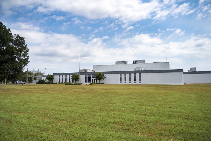 1000 James Record Rd, Huntsville, AL for lease - Building Photo - Image 2 of 3